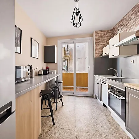 4 Chambres, Balcon Et Ascenseur Apartamento *