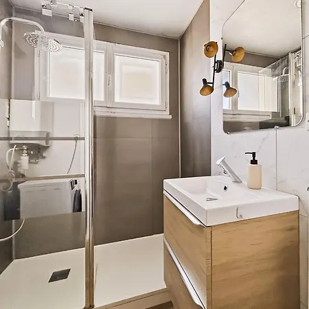 شقة 4 Chambres, Balcon Et Ascenseur