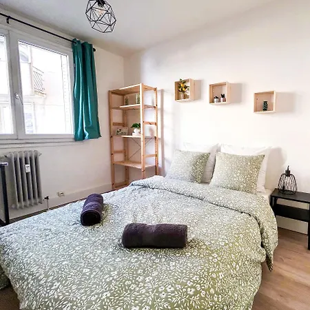 4 Chambres, Balcon Et Ascenseur Apartment *